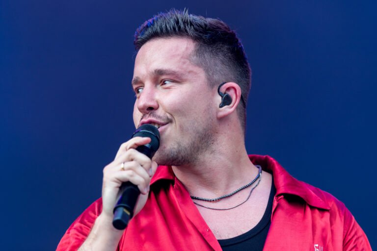Wie alt ist Nico Santos